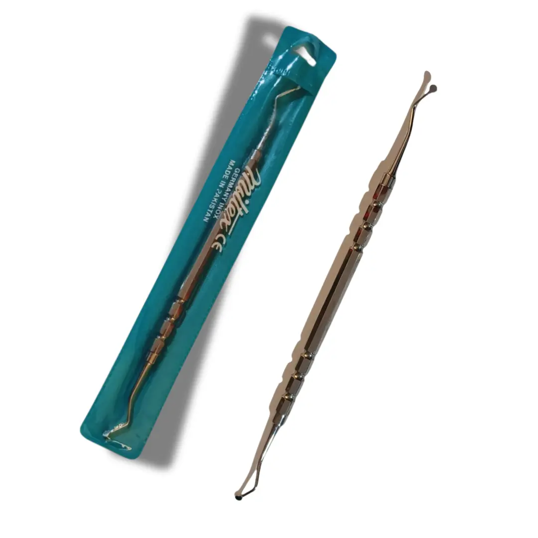 Retraction cord applicator